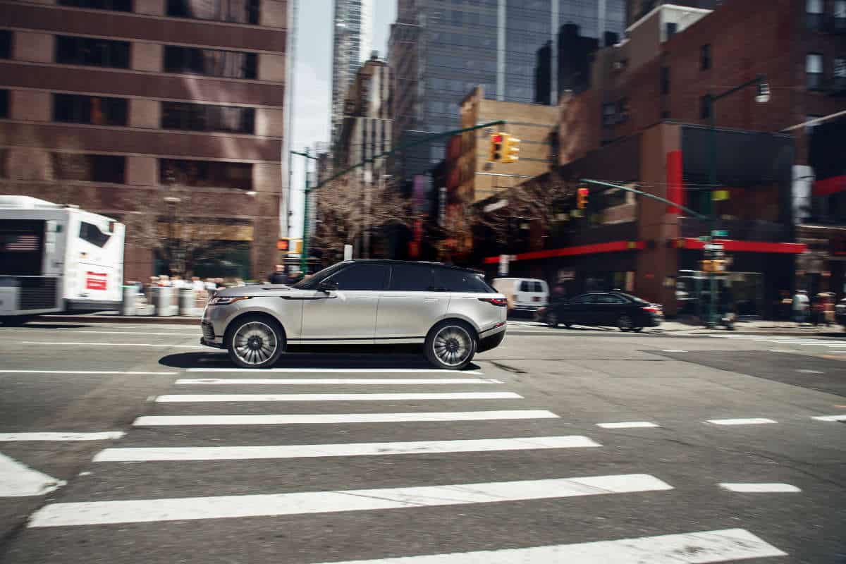 LUXURY SUV RANGE ROVER VELAR