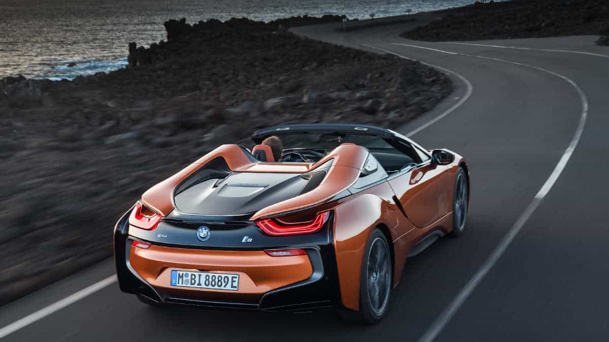 HYBRID SPORTS CAR BMW i8