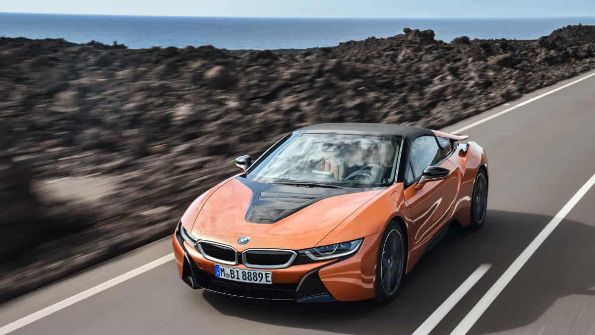 HYBRID SPORTS CAR BMW i8