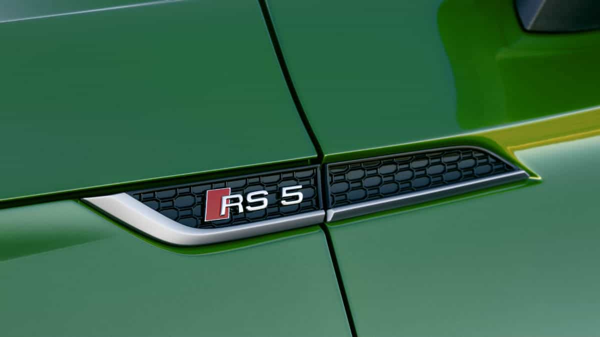 PREMIUM SPORTS CAR AUDI RS5 SPORTBACK