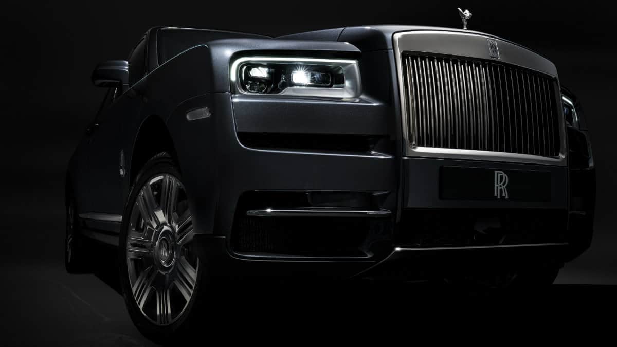 LUXURY SUV CAR ROLLS ROYCE CULLINAN